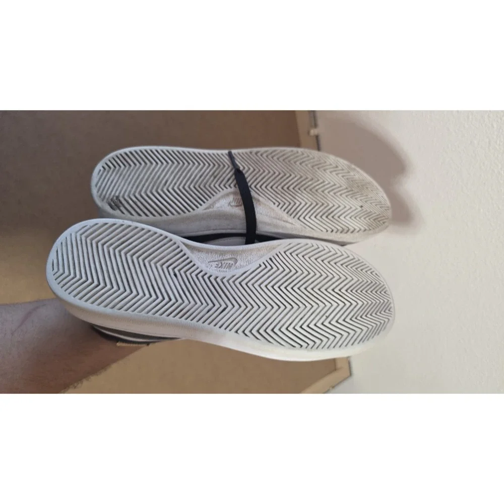 Nike court royale